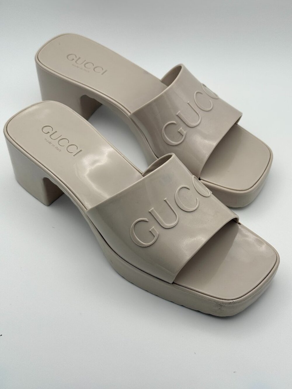 Gucci Rubber Platform Slide Sandals Beige Logo Block Heels Women’s Size 6.5